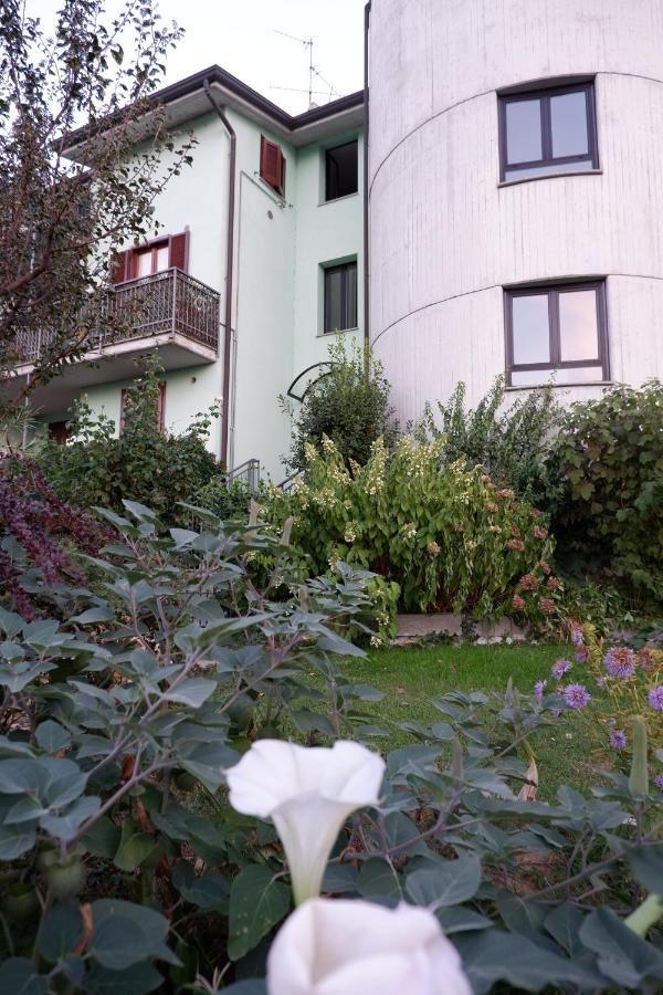 Latte E Menta Bed & Breakfast Motta Visconti Exterior photo